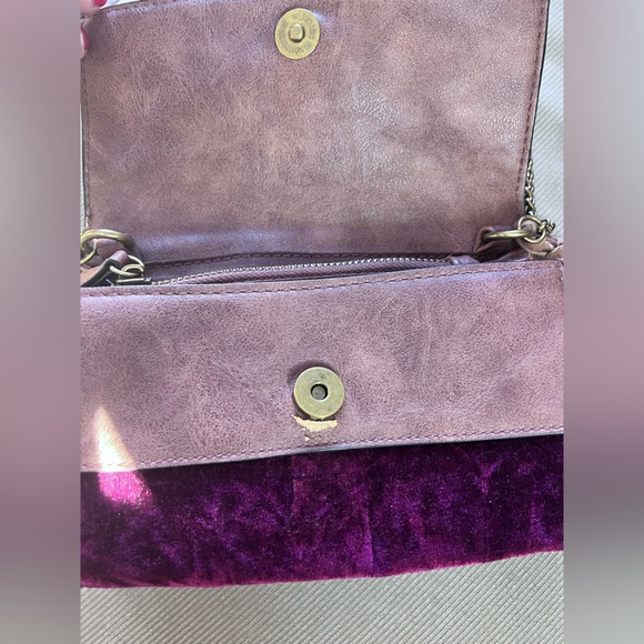 DV for Target Velvet Accent Studded Crossbody Bag with Chain Strap - Picture 3 of 5